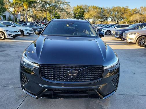 2024 Volvo XC60 B5 Ultimate Black Edition