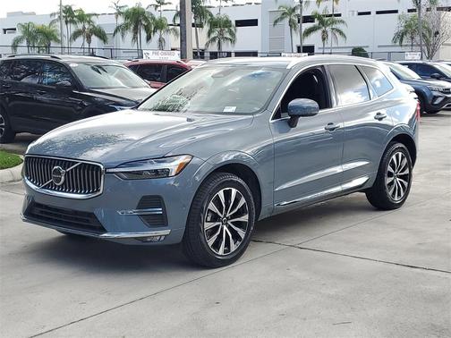 2023 Volvo XC60 B5 Plus Bright Theme