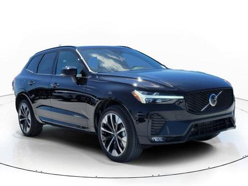 Onyx Black Metallic 2026 Volvo XC60 B5 Plus