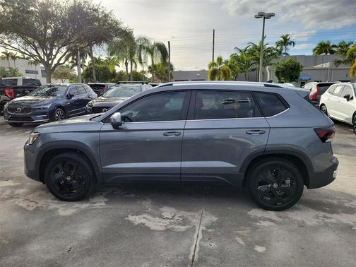 2025 Volkswagen Taos 1.5T SE