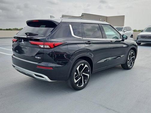 2025 Mitsubishi Outlander PHEV SEL Platinum Edition