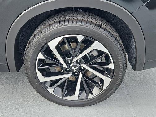 2025 Mitsubishi Outlander PHEV SEL Platinum Edition