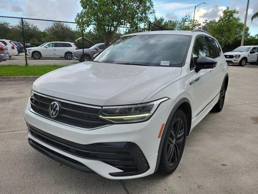 2022 Volkswagen Tiguan 2.0T SE R-Line Black