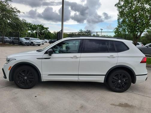 2022 Volkswagen Tiguan 2.0T SE R-Line Black