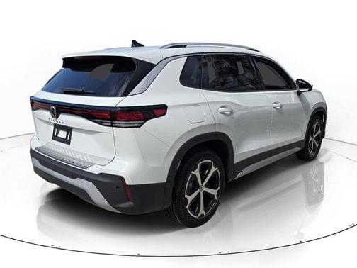 Pure White 2026 Volkswagen Tiguan 2.0T SE