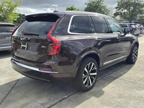 2025 Volvo XC90 B5 Core