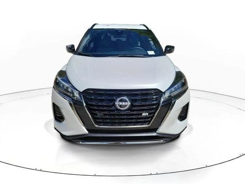 Aspen White 2024 Nissan Kicks SR