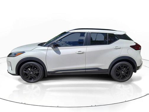 Aspen White 2024 Nissan Kicks SR