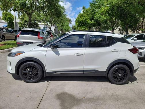 Aspen White 2024 Nissan Kicks SR