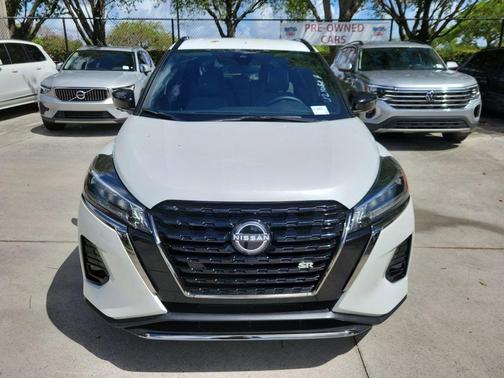 Aspen White 2024 Nissan Kicks SR