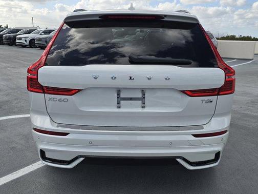 2025 Volvo XC60 Plug-In Hybrid T8 Plus