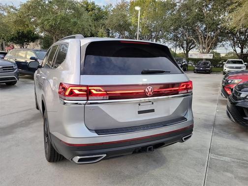 2024 Volkswagen Atlas 2.0T SE w/Technology