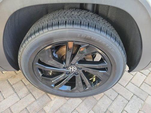 2022 Volkswagen Atlas 2.0T SE w/Technology