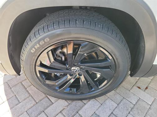 2022 Volkswagen Atlas 2.0T SE w/Technology
