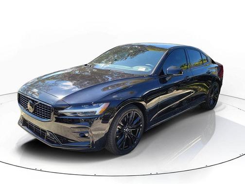 Onyx Black Metallic 2023 Volvo S60 B5 Plus Black Edition