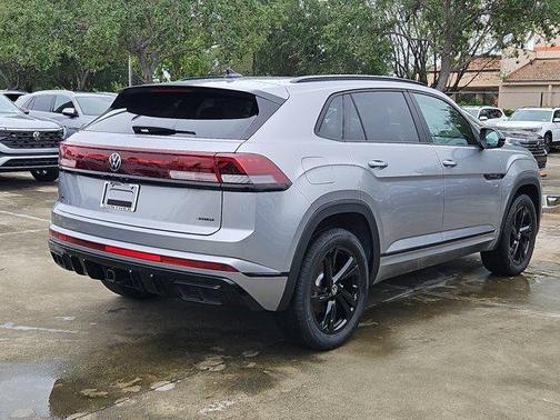 2025 Volkswagen Atlas Cross Sport 2.0T SEL R-Line Black