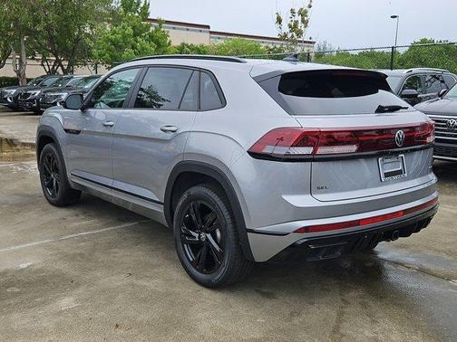 2025 Volkswagen Atlas Cross Sport 2.0T SEL R-Line Black