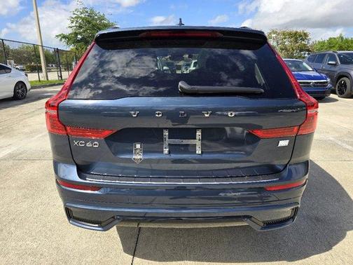 2024 Volvo XC60 Recharge Plug-In Hybrid T8 Plus Dark Theme