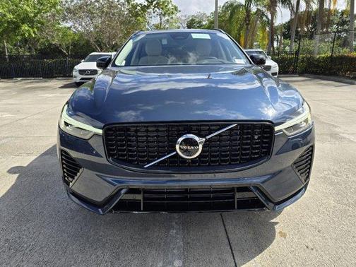 2024 Volvo XC60 Recharge Plug-In Hybrid T8 Plus Dark Theme