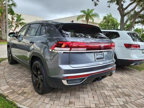 2024 Volkswagen Atlas Cross Sport 2.0T SE w/Technology