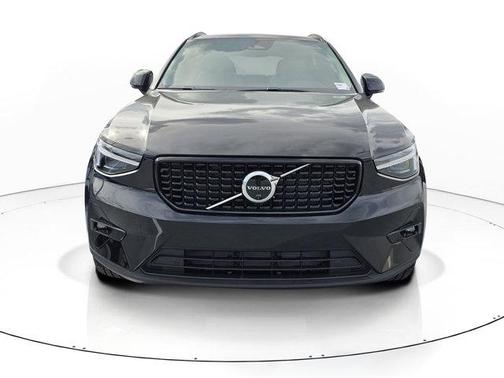 Onyx Black 2026 Volvo XC40 B5 Plus