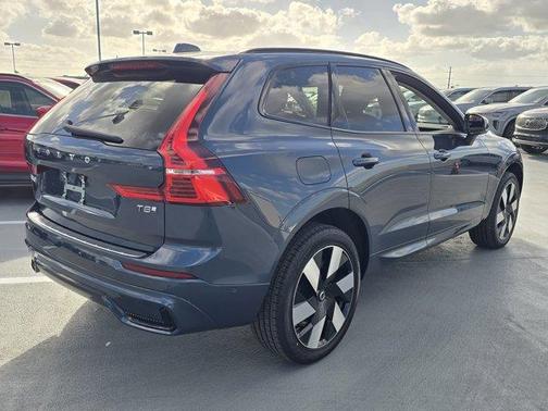 2025 Volvo XC60 Plug-In Hybrid T8 Plus