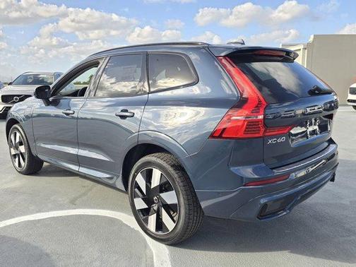 2025 Volvo XC60 Plug-In Hybrid T8 Plus