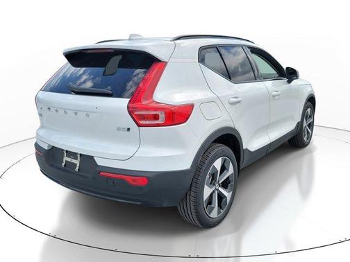 Crystal White 2026 Volvo XC40 B5 Plus