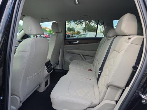 2026 Volkswagen Atlas 2.0T SE