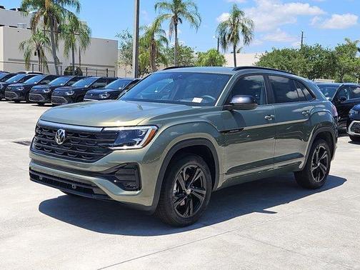 2025 Volkswagen Atlas Cross Sport 2.0T SEL R-Line Black