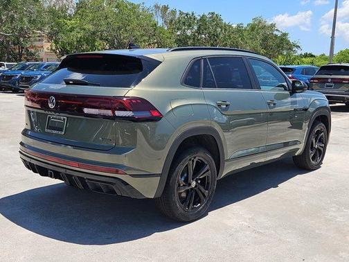 2025 Volkswagen Atlas Cross Sport 2.0T SEL R-Line Black
