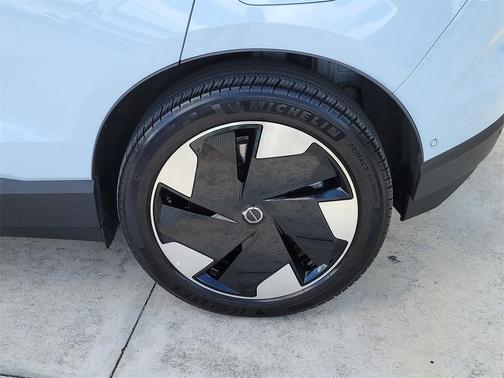 2025 Volvo EX30 Twin Motor Ultra