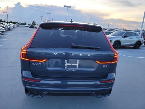 2026 Volvo XC60 B5 Core
