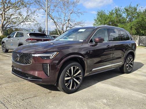 2025 Volvo XC90 B5 Core