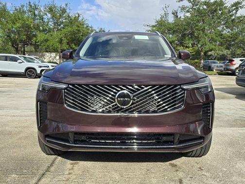 2025 Volvo XC90 B5 Core
