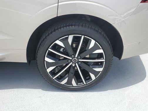 2026 Volvo XC60 ULTRA