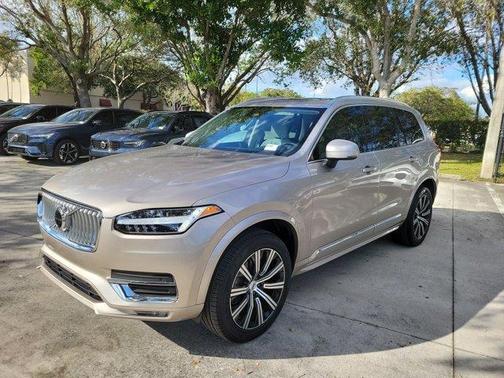 2024 Volvo XC90 B5 Core Bright Theme