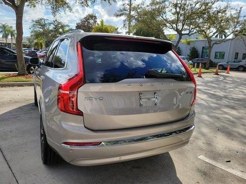 2024 Volvo XC90 B5 Core Bright Theme