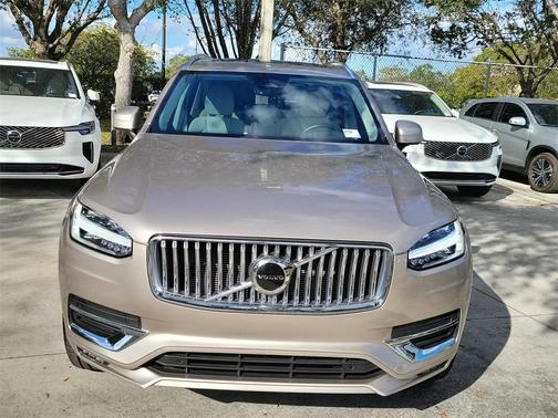 2024 Volvo XC90 B5 Core Bright Theme