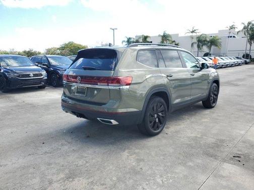 2025 Volkswagen Atlas 2.0T SE w/Technology