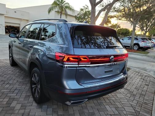 2024 Volkswagen Atlas 2.0T SE