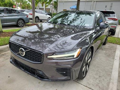 2024 Volvo S60 Recharge Plug-In Hybrid T8 Plus Dark Theme