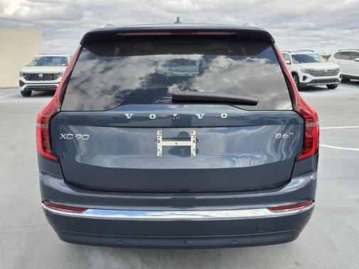 2026 Volvo XC90 B6 Ultra 7-Seater