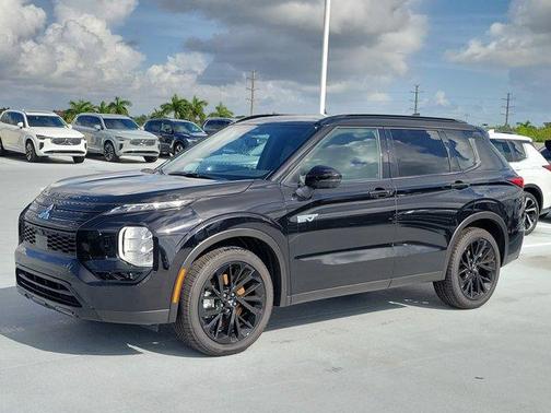 Black 2025 Mitsubishi Outlander PHEV SEL Black Edition