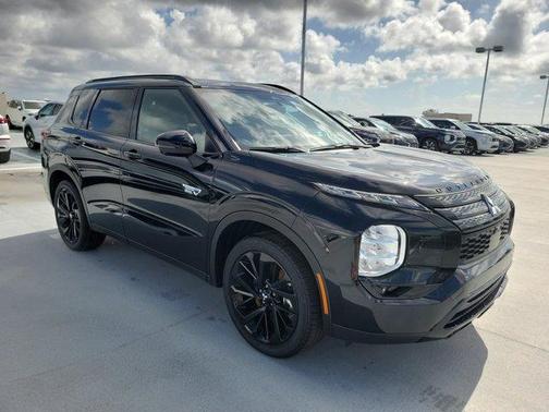 Black 2025 Mitsubishi Outlander PHEV SEL Black Edition