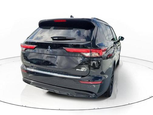 Black 2025 Mitsubishi Outlander PHEV SEL Black Edition