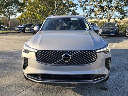 2025 Volvo XC90 Plug-In Hybrid T8 Plus 7-Seater