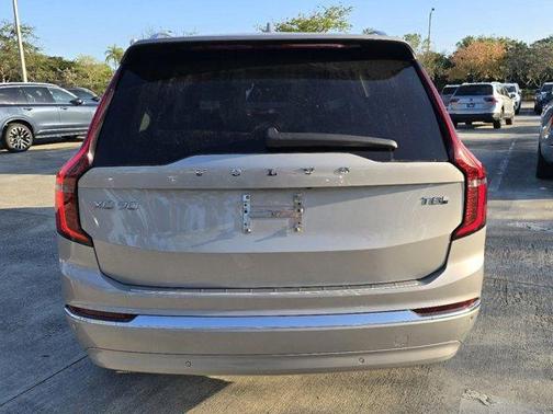 2025 Volvo XC90 Plug-In Hybrid T8 Plus 7-Seater