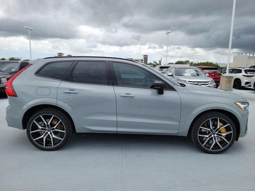 2026 Volvo XC60 Plug-In Hybrid T8 Polestar Engineered