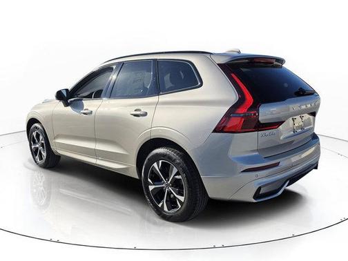 Bright 2026 Volvo XC60 B5 Core